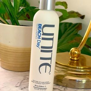 UNITE Beach Day Texturizing Spray